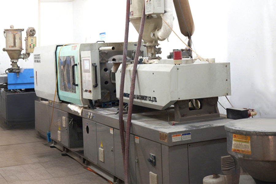 Литьевая машина